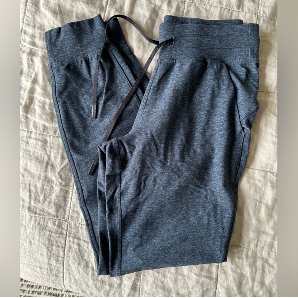 Lululemon Ready to Rulu jogger Sz 6 blue/black